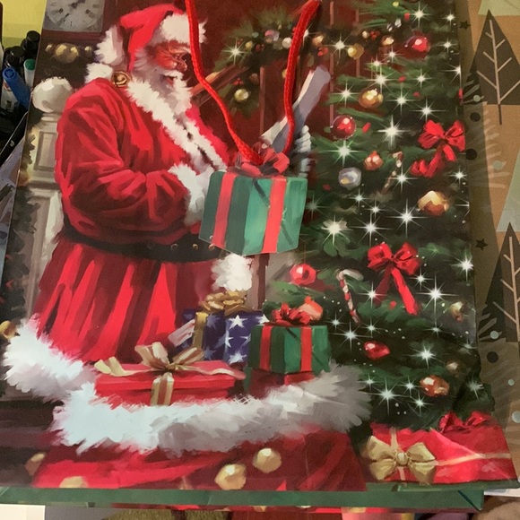 3 holiday gift bags - Picture 2 of 8